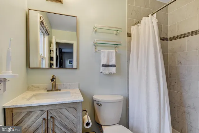 $775,000 | 13631 Ellendale Drive, Chantilly, VA 20151