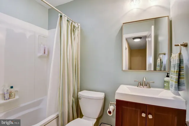 $775,000 | 13631 Ellendale Drive, Chantilly, VA 20151