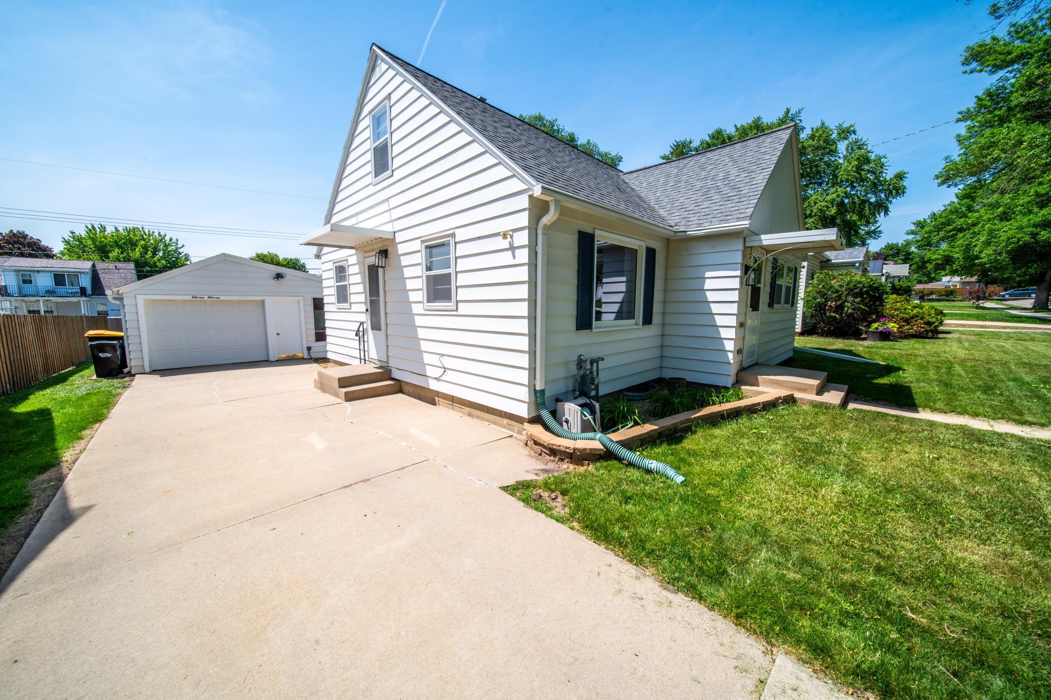 1111 13th Avenue Northeast Rochester, MN 55906 - Photo 3 of 37