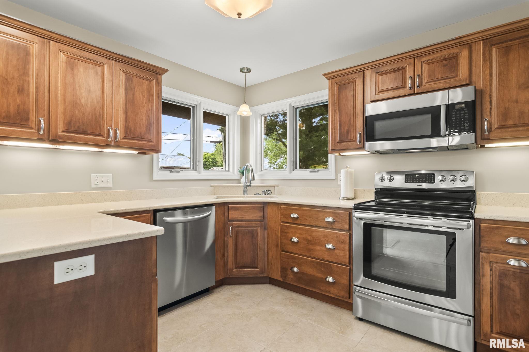 208 Glasgow Drive Springfield, IL 62702 - Photo 14 of 30