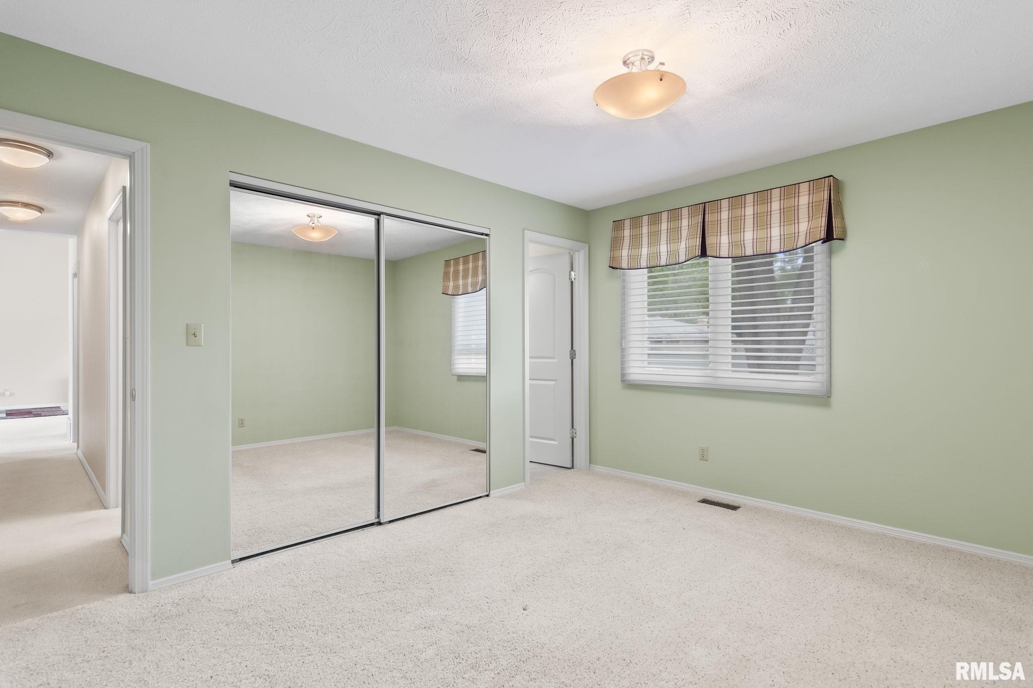 208 Glasgow Drive Springfield, IL 62702 - Photo 17 of 30