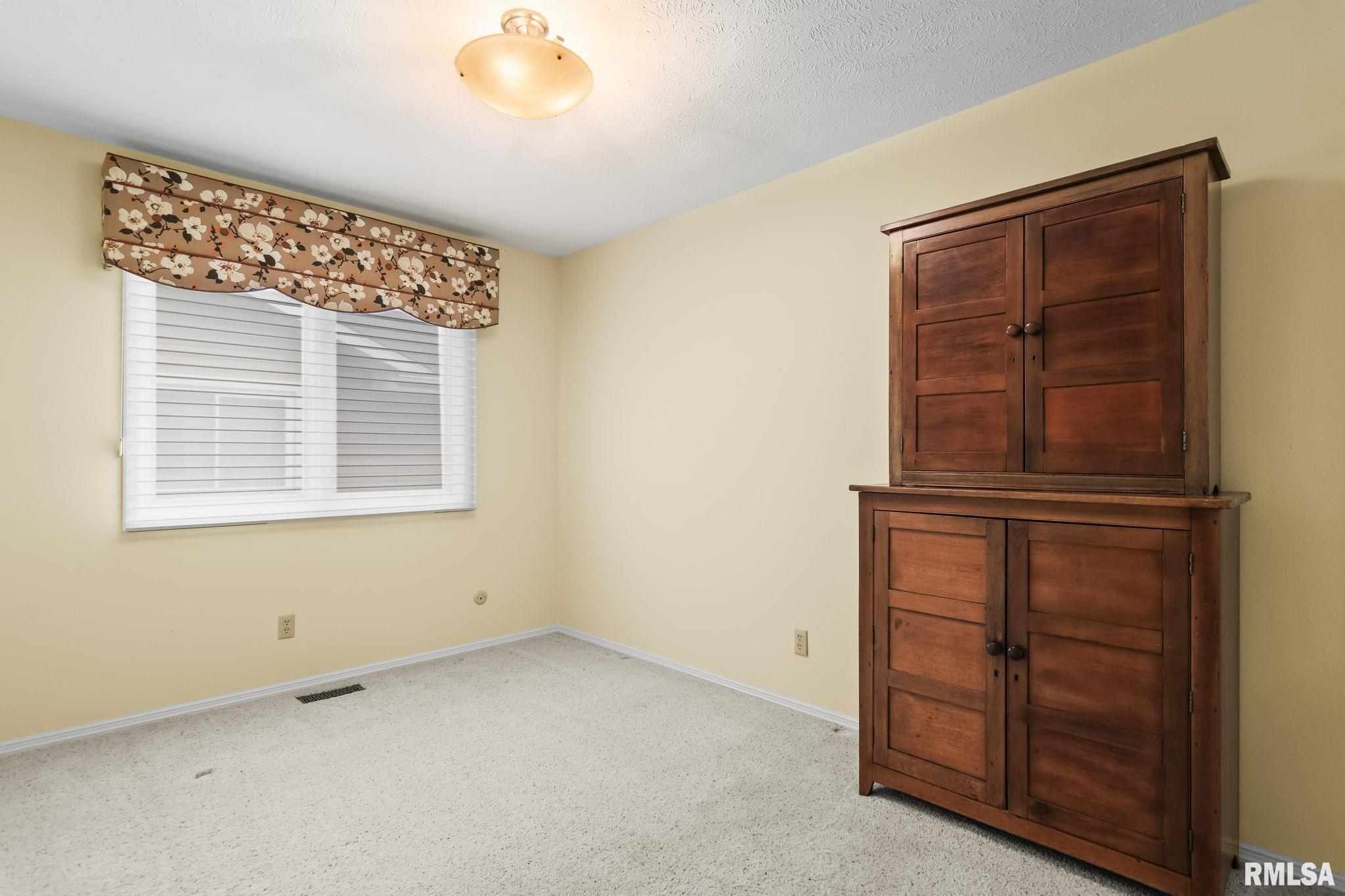 208 Glasgow Drive Springfield, IL 62702 - Photo 19 of 30