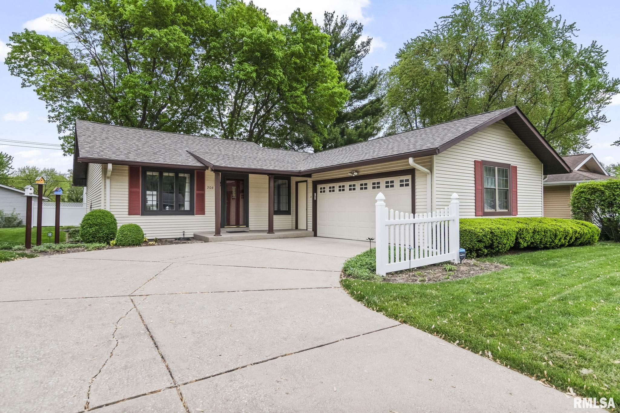 208 Glasgow Drive Springfield, IL 62702 - Photo 2 of 30