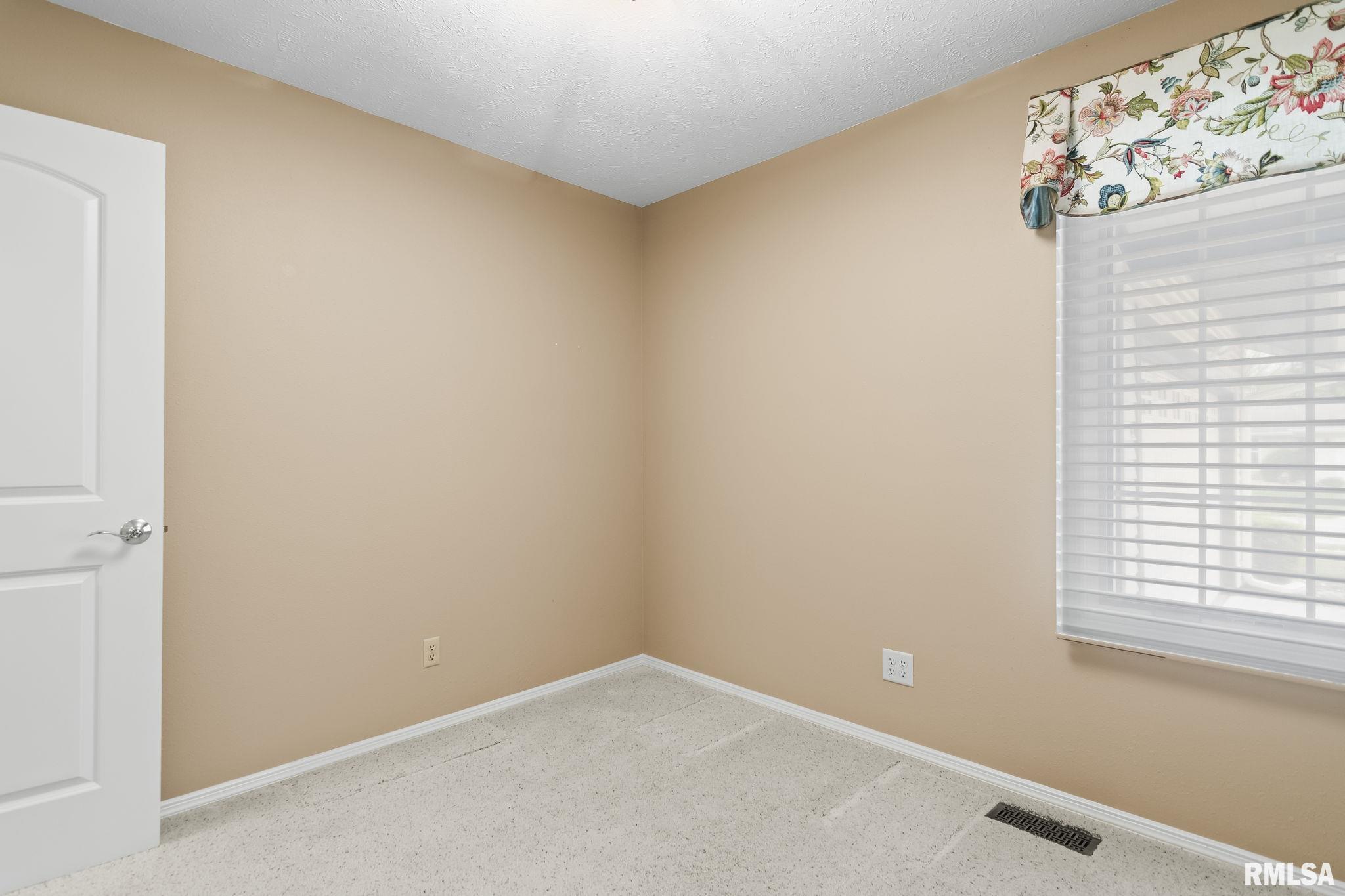 208 Glasgow Drive Springfield, IL 62702 - Photo 25 of 30