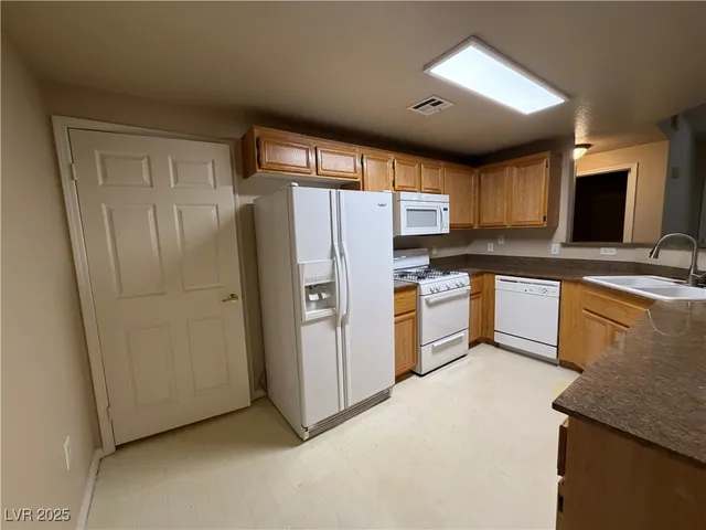 $1,545 | 9975 Peace Way, Unit 1087, Las Vegas, NV 89147