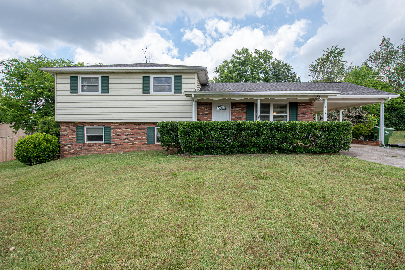 104 Apache Road Maryville, TN 37804 - Photo 1 of 16 A front