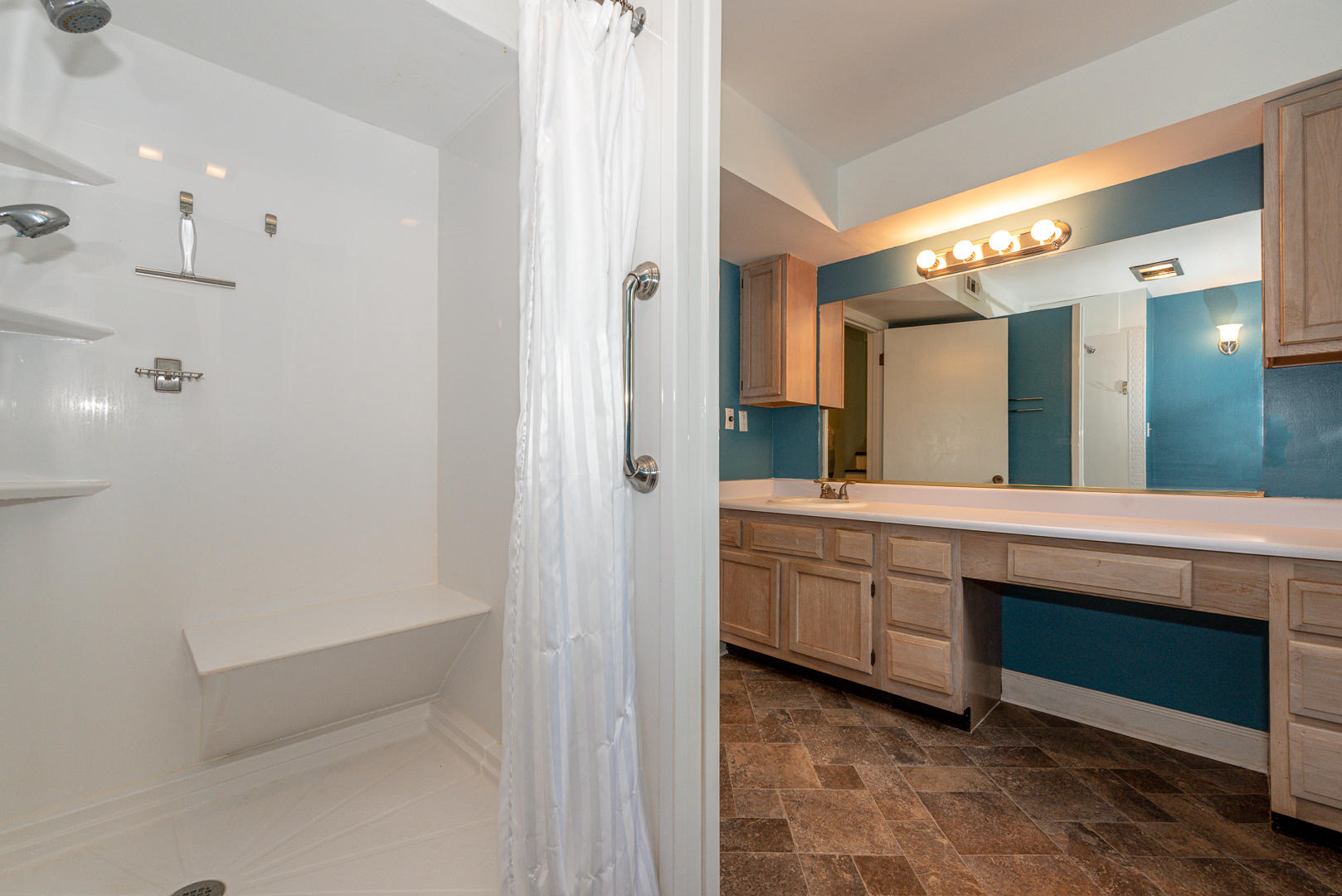 104 Apache Road Maryville, TN 37804 - Photo 10 of 16 A M bath 2