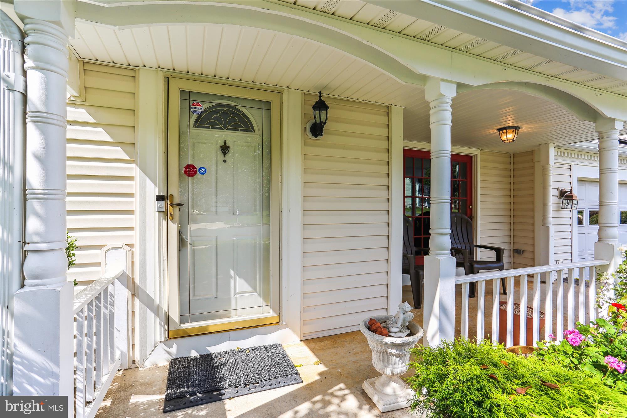 927 Pointer Ridge Drive Gaithersburg, MD 20878 - Photo 14 of 96