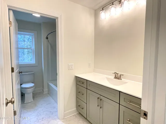 $719,000 | 1 Jennifer Lane, Ballston Spa, NY 12020