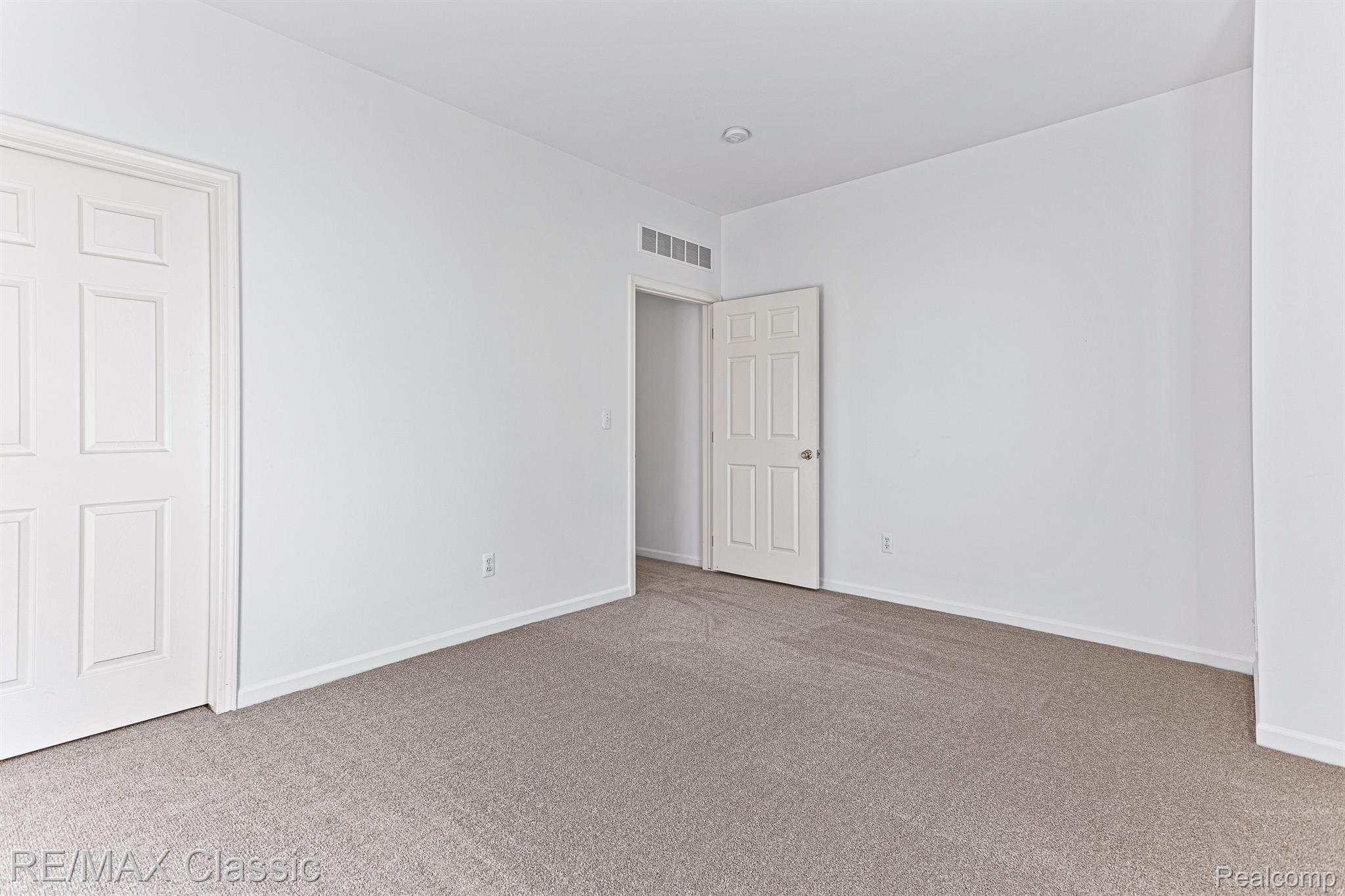 11748 Farmington Road Livonia, MI 48150 - Photo 12 of 24 Gallery Image 12
