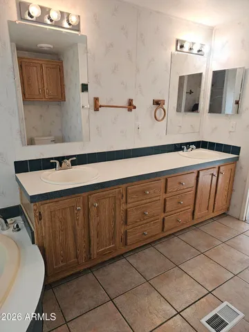 $1,275 | 5283 East Brickey Drive, Hereford, AZ 85615