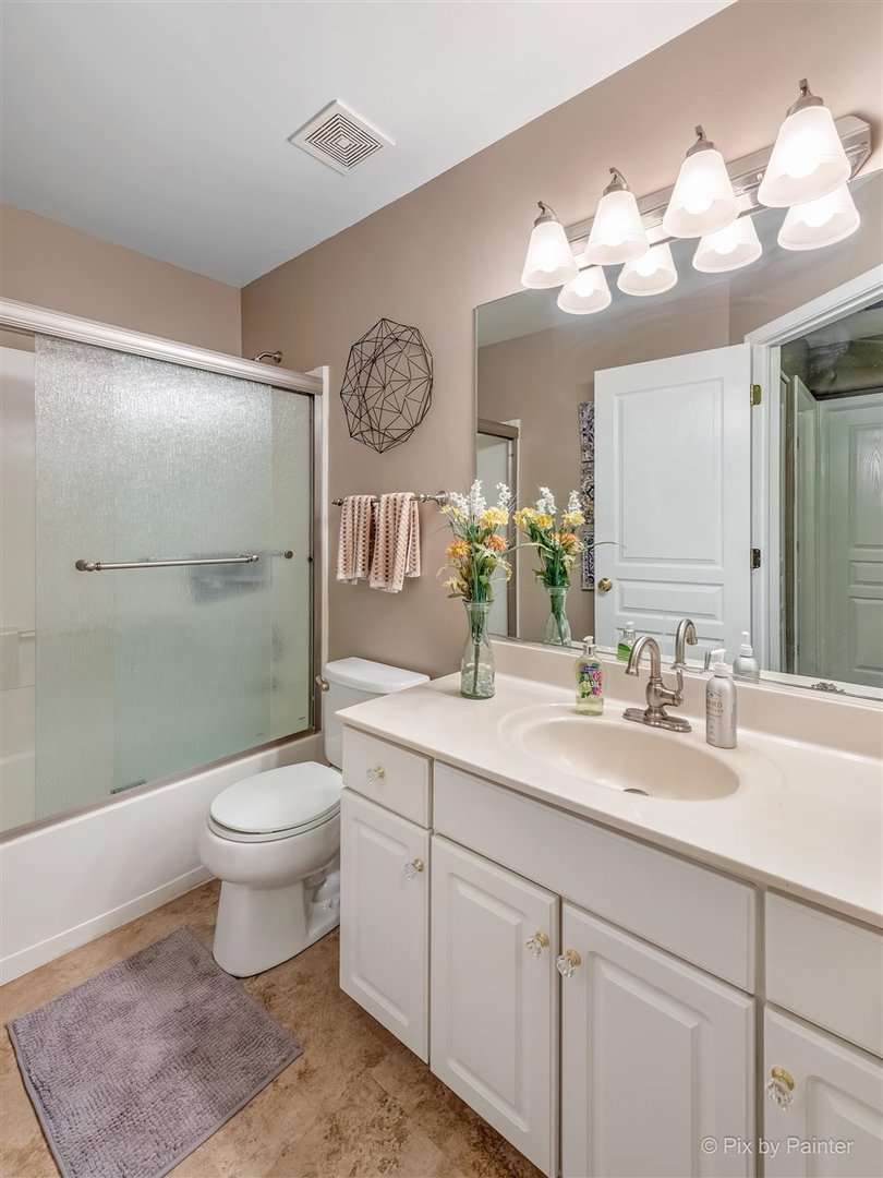 1579 Spaulding Road Bartlett, IL 60103 - Photo 12 of 28 Gallery Image 12