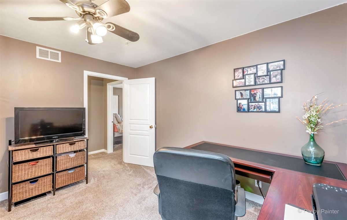 1579 Spaulding Road Bartlett, IL 60103 - Photo 16 of 28 Gallery Image 16