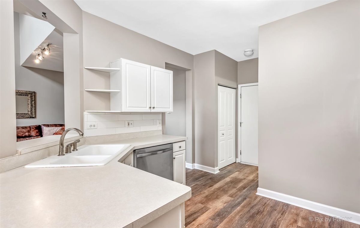 1579 Spaulding Road Bartlett, IL 60103 - Photo 8 of 28 Gallery Image 8