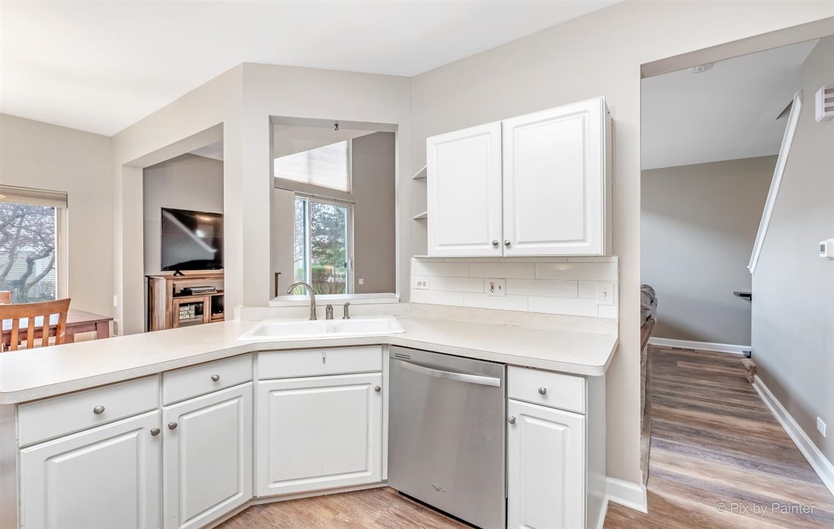 1579 Spaulding Road Bartlett, IL 60103 - Photo 9 of 28 Gallery Image 9