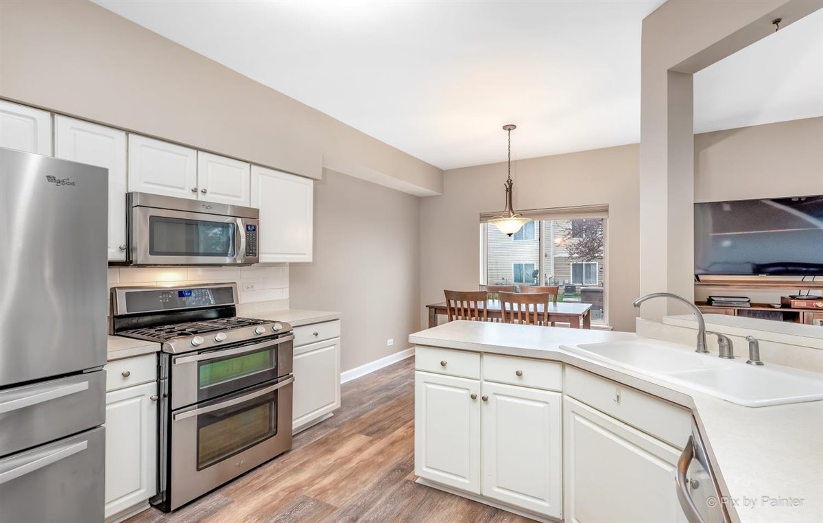 1579 Spaulding Road Bartlett, IL 60103 - Photo 10 of 28 Gallery Image 10