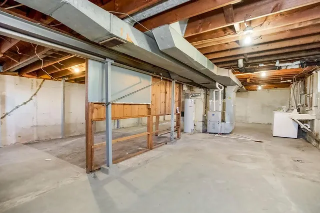 $211,000 | 1104 Northeast Shady Ln Drive, Kansas City, MO 64118