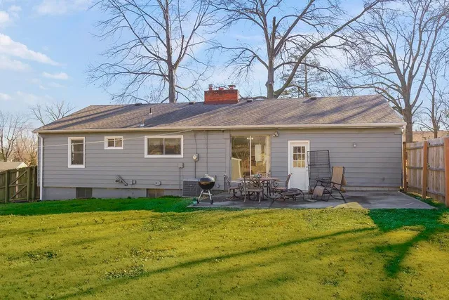 $211,000 | 1104 Northeast Shady Ln Drive, Kansas City, MO 64118