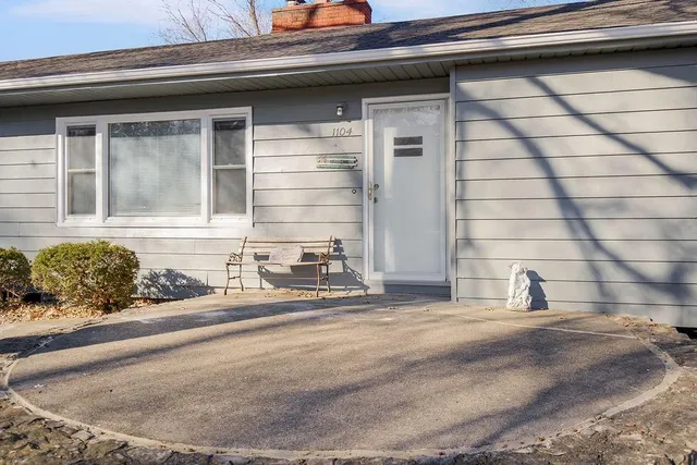 $211,000 | 1104 Northeast Shady Ln Drive, Kansas City, MO 64118