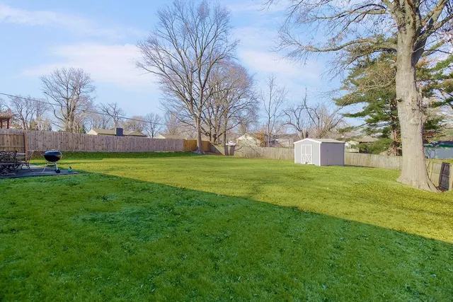 $211,000 | 1104 Northeast Shady Ln Drive, Kansas City, MO 64118