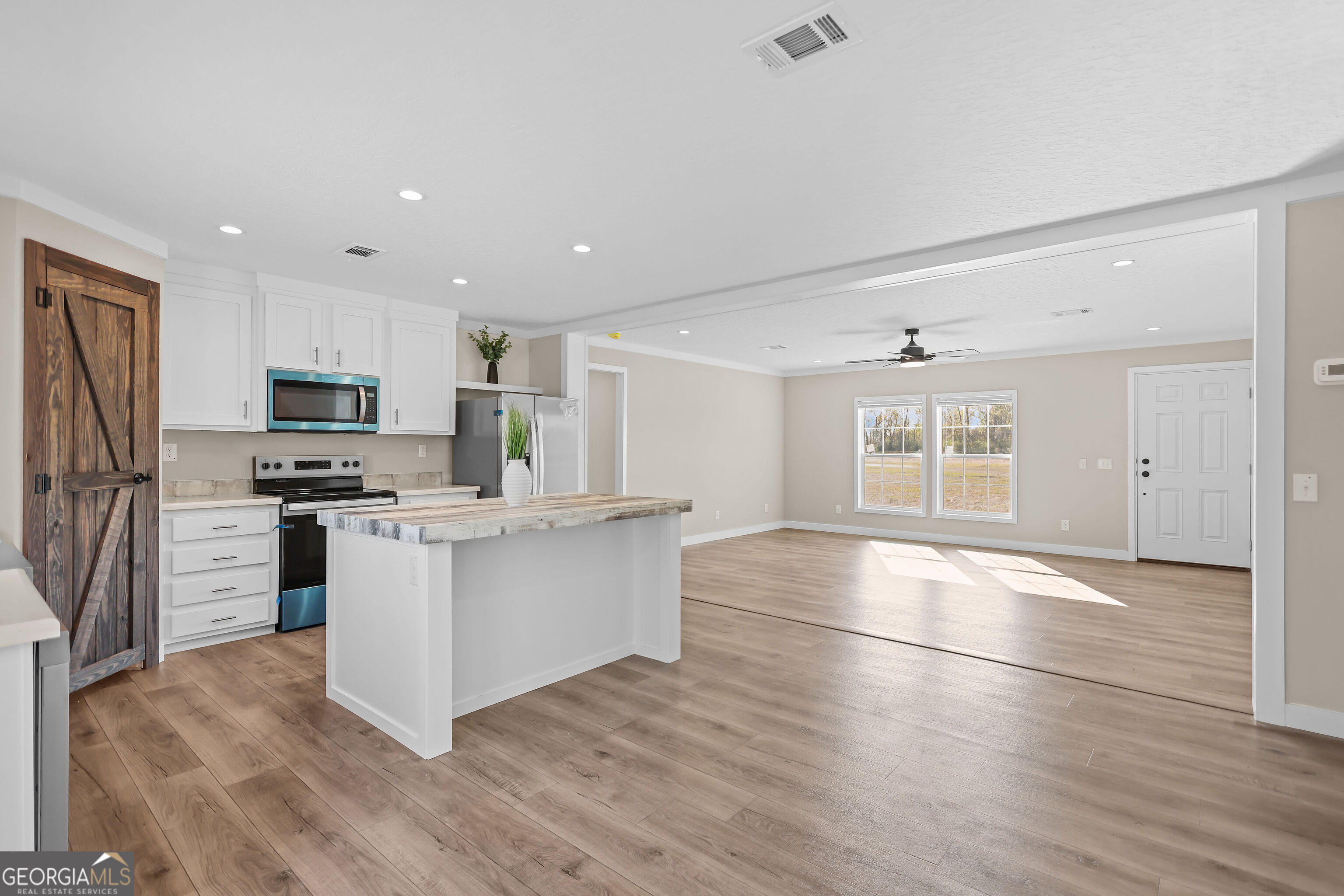 4030 Lake Mayers Road Baxley, GA 31513 - Photo 8 of 47