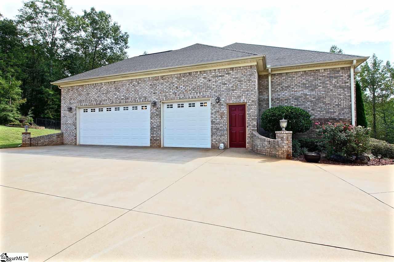 310 Hunt Road Easley, SC 29642 - Photo 3 of 26