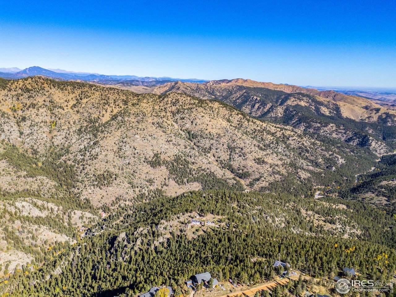 323 Roxbury Drive Boulder, CO 80302 - Photo 20 of 26 a view of a sky from a building