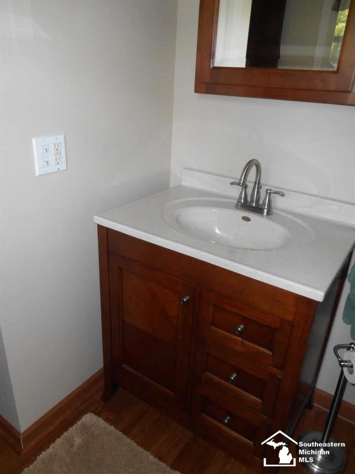 5730 East Dunbar Road Monroe, MI 48161 - Photo 9 of 17 20445037-8.JPG