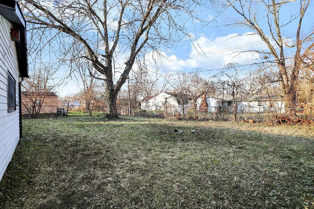 9914 Montery Road Indianapolis, IN 46235 - Photo 37 of 38