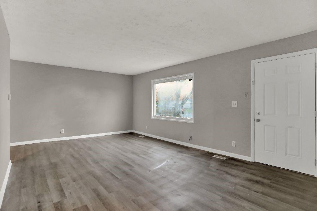 9914 Montery Road Indianapolis, IN 46235 - Photo 6 of 38