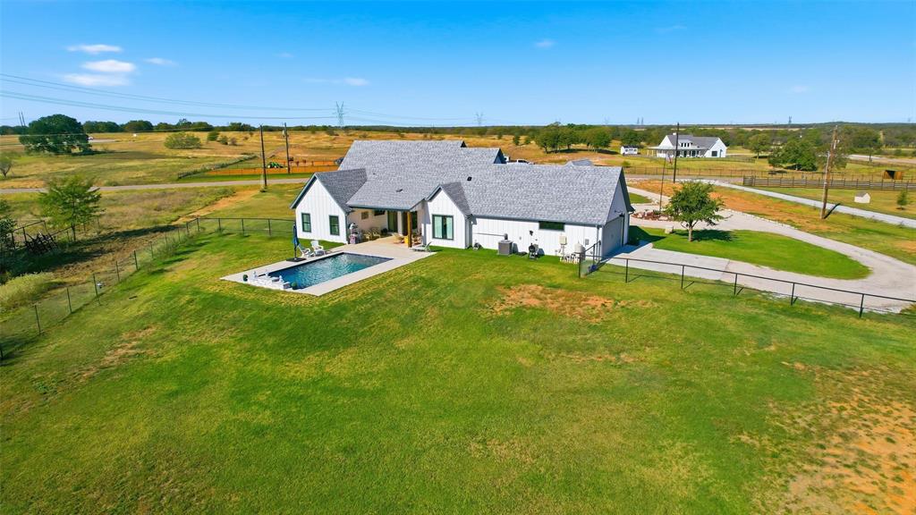 350 Rolling Rnch Boulevard Alvord, TX 76225 - Photo 5 of 30 a view of an ocean with city view