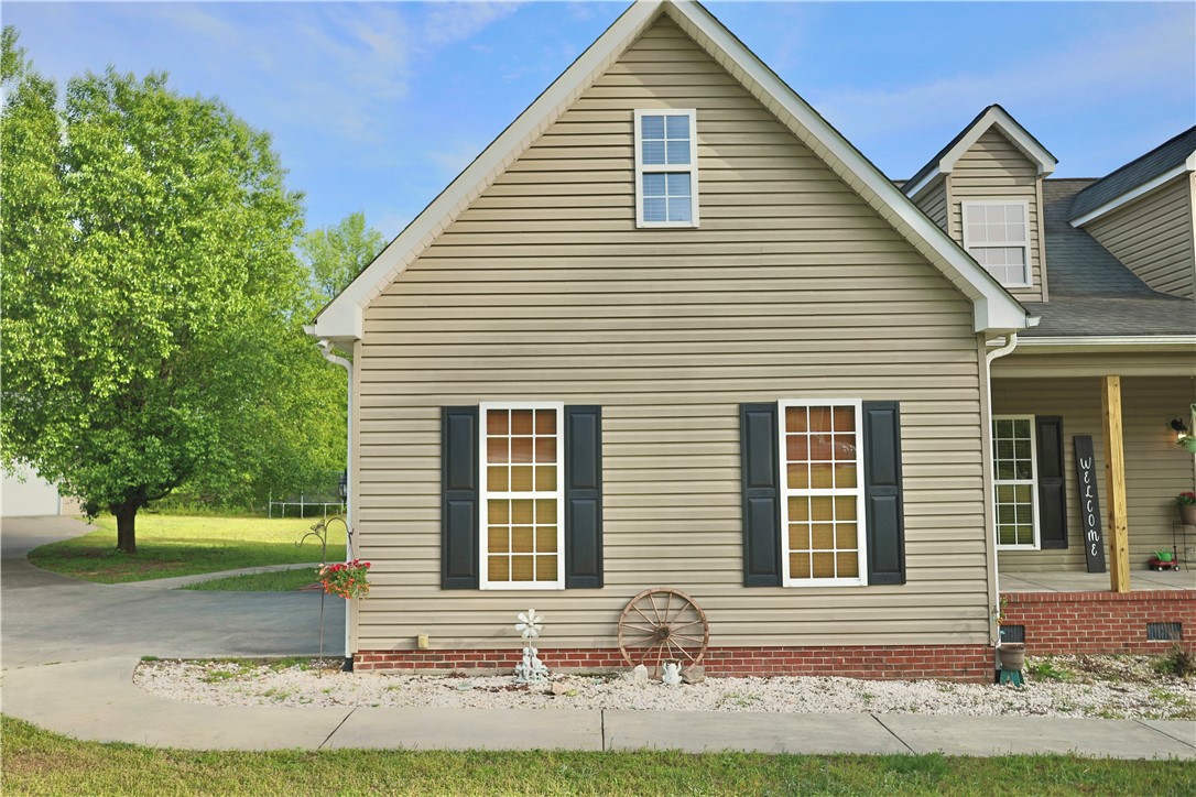 334 Miriam Road Starr, SC 29684 - Photo 3 of 43