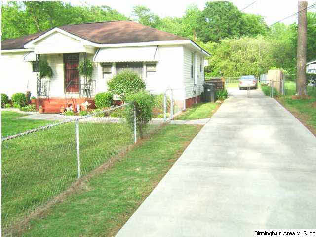 709 Bain Avenue Weaver, AL 36277 - Photo 3 of 15