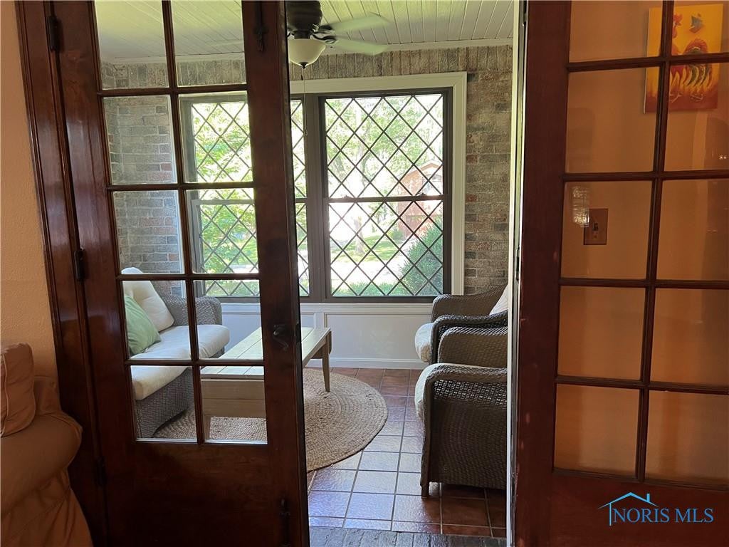 2378 Evergreen Road Toledo, OH 43606 - Photo 7 of 46 Gallery Image 7