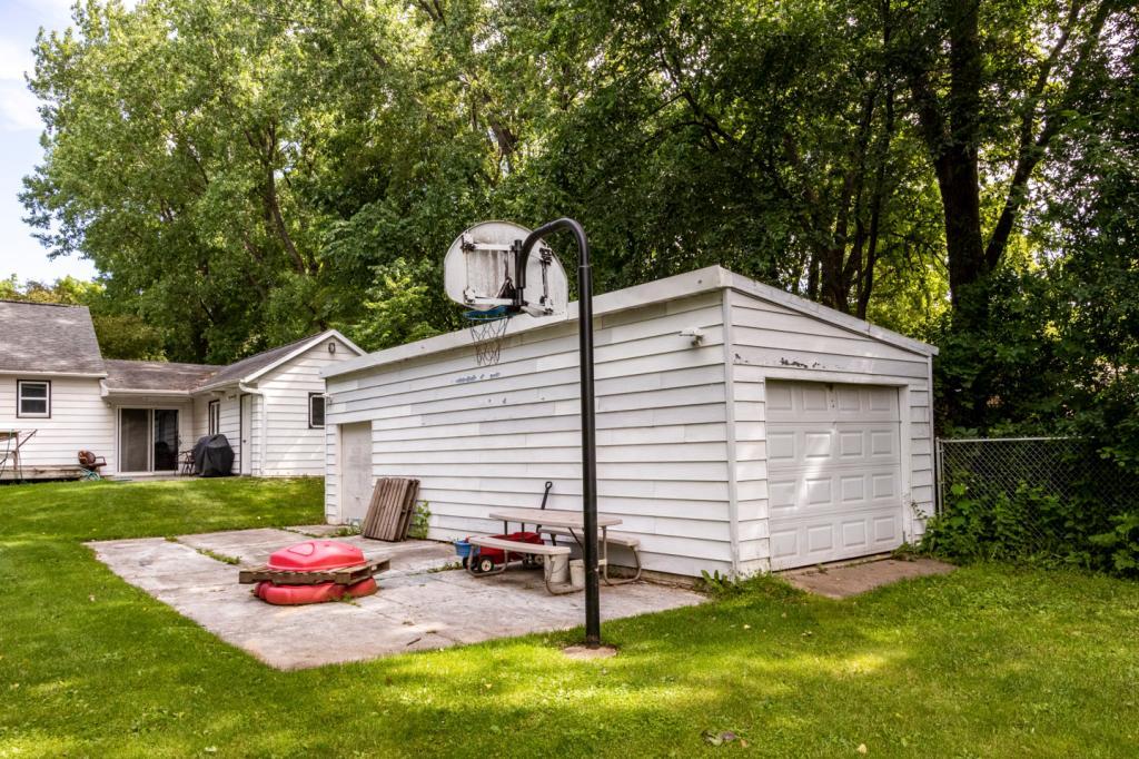 2114 15th Street Southeast Rochester, MN 55904 - Photo 22 of 23