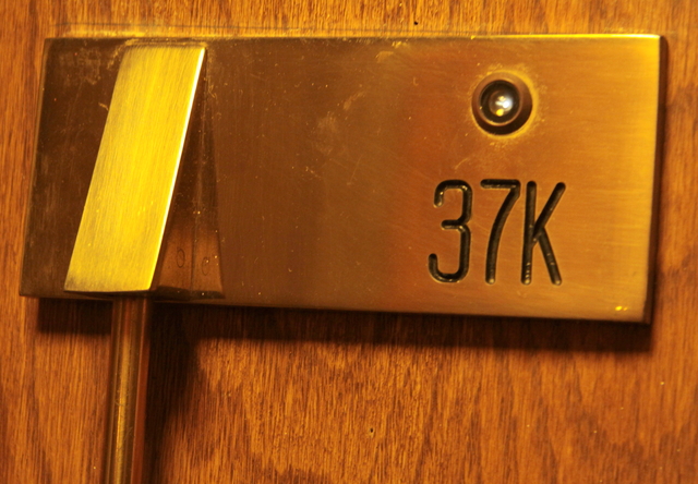 6033 North Sheridan Road, Unit 37K Chicago, IL 60660 - Photo 2 of 18 a view of door