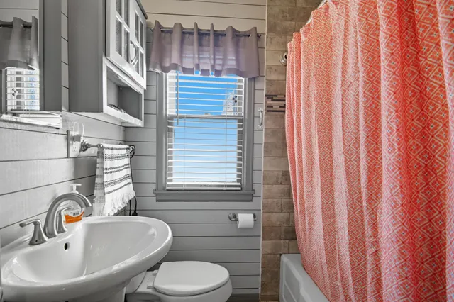 $208,500 | 1800 3rd Avenue Northeast, Austin, MN 55912