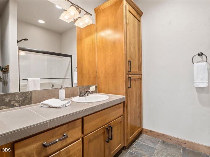 360 Vista Rim Drive Redmond, OR 97756 - Photo 73 of 147