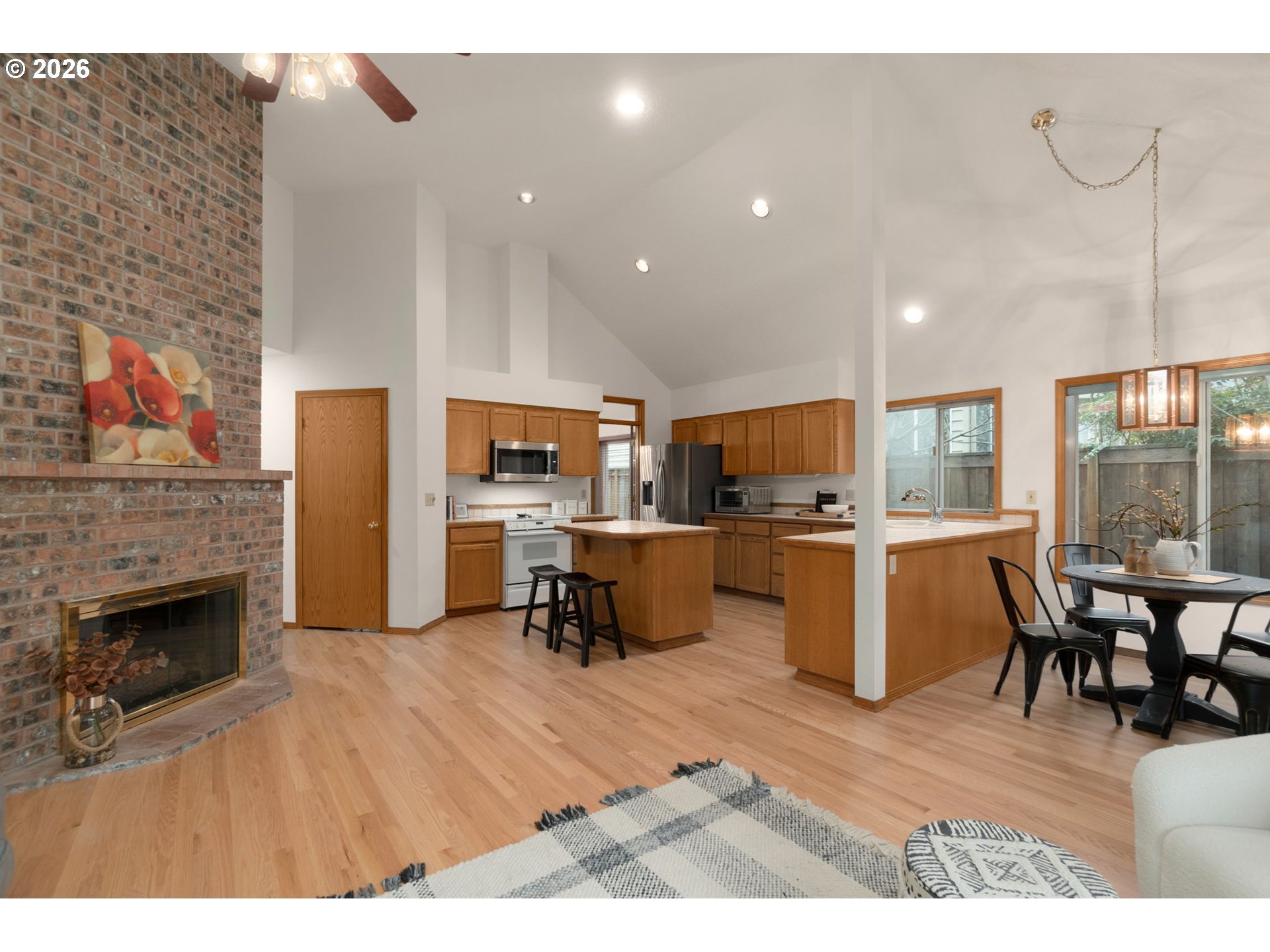 575 Southwest 166th Avenue Beaverton, OR 97006 - Photo 3 of 22