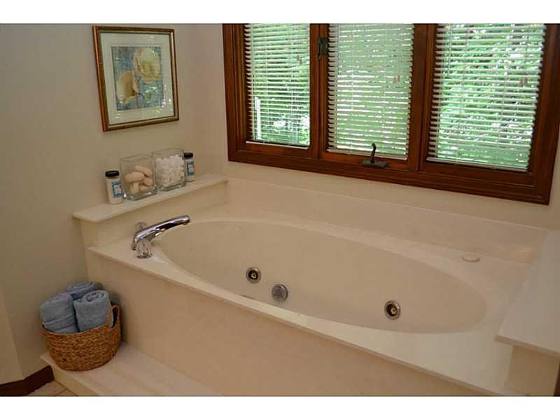 9686 Decatur Drive Indianapolis, IN 46256 - Photo 14 of 20 Gallery Image 14