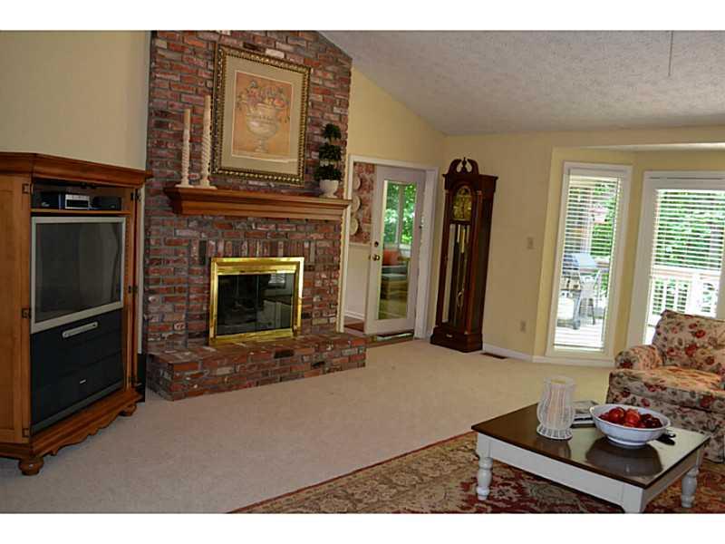 9686 Decatur Drive Indianapolis, IN 46256 - Photo 3 of 20 Gallery Image 3