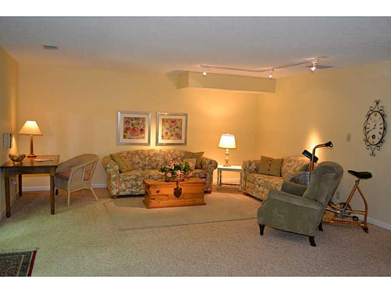 9686 Decatur Drive Indianapolis, IN 46256 - Photo 6 of 20 Gallery Image 6