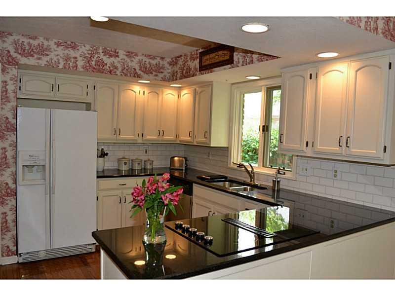 9686 Decatur Drive Indianapolis, IN 46256 - Photo 7 of 20 Gallery Image 7