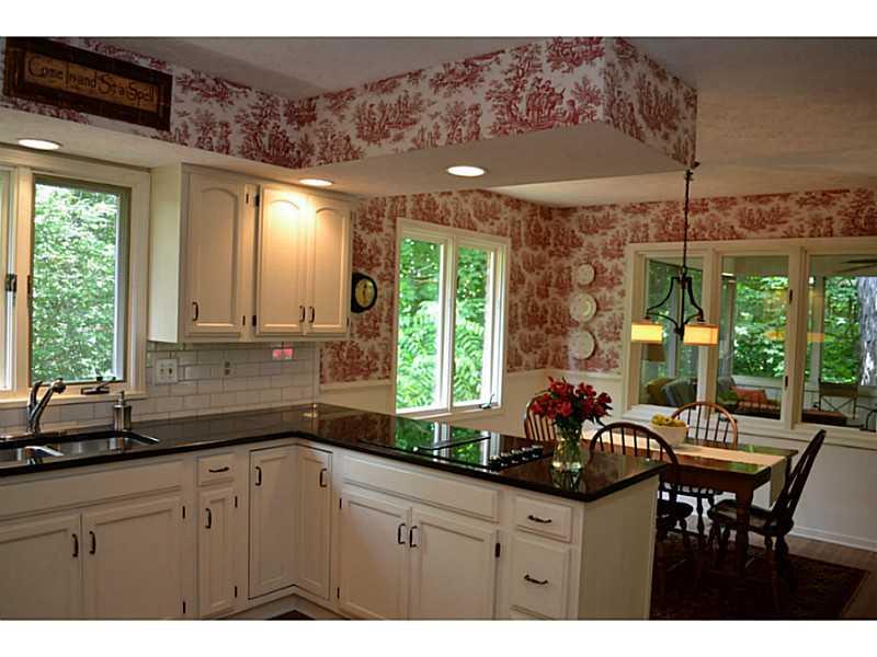 9686 Decatur Drive Indianapolis, IN 46256 - Photo 9 of 20 Gallery Image 9