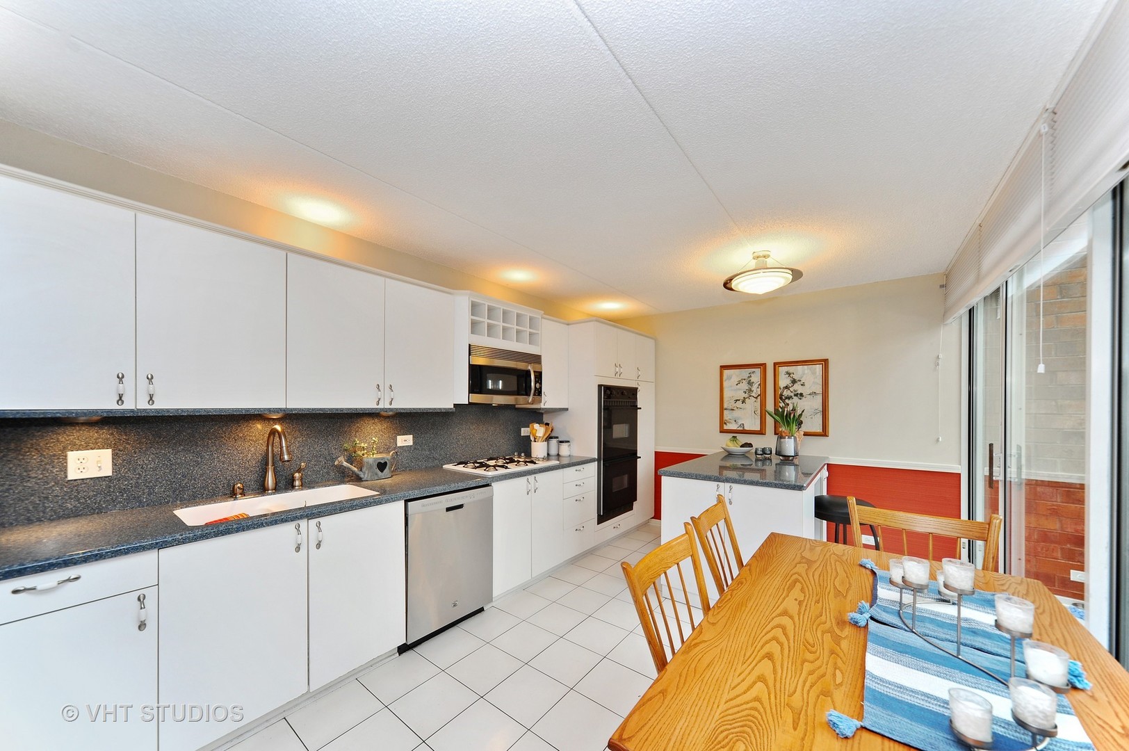 188 Wellington Road Northbrook, IL 60062 - Photo 4 of 14 Gallery Image 4