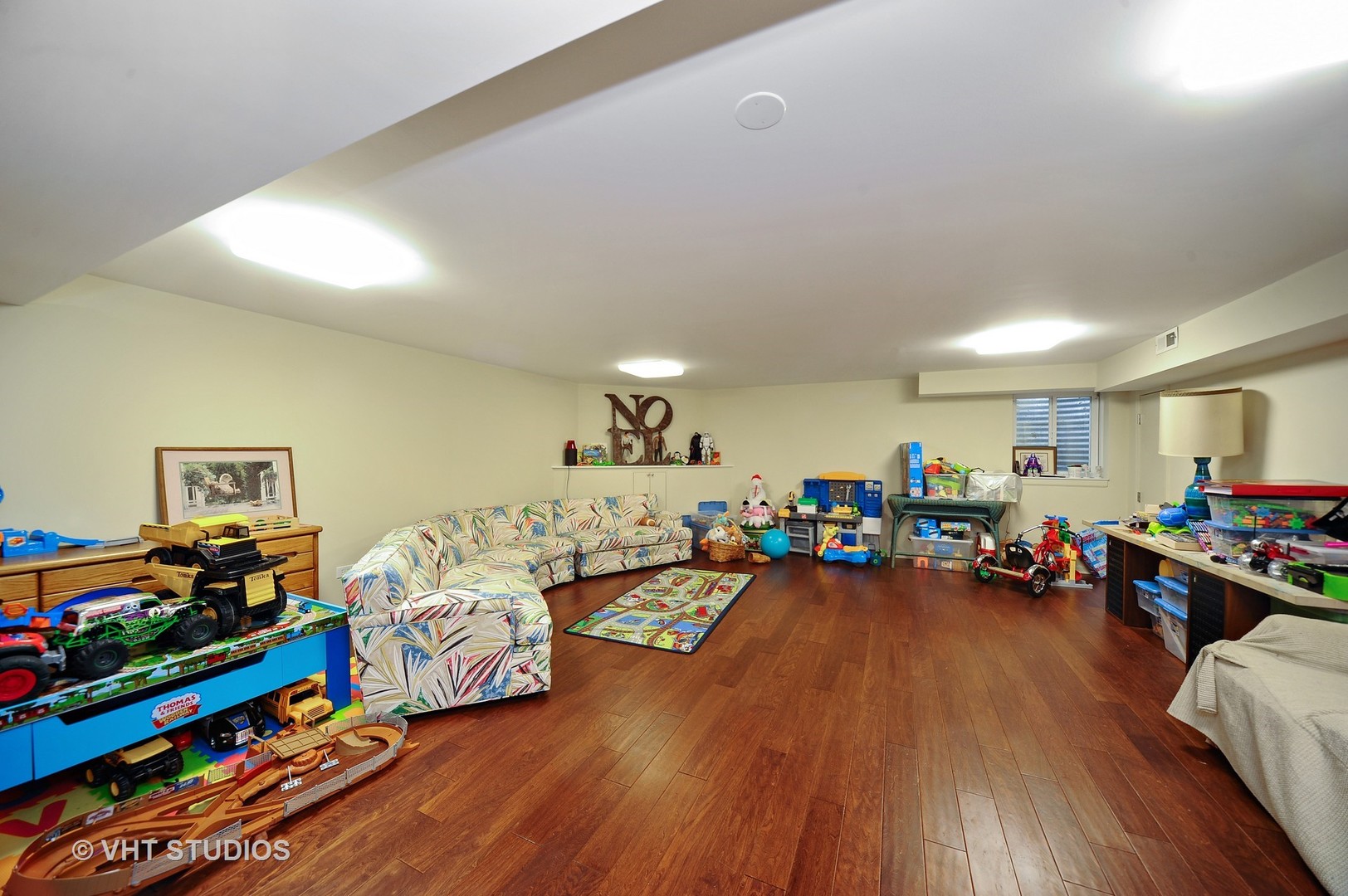 188 Wellington Road Northbrook, IL 60062 - Photo 9 of 14 Gallery Image 9