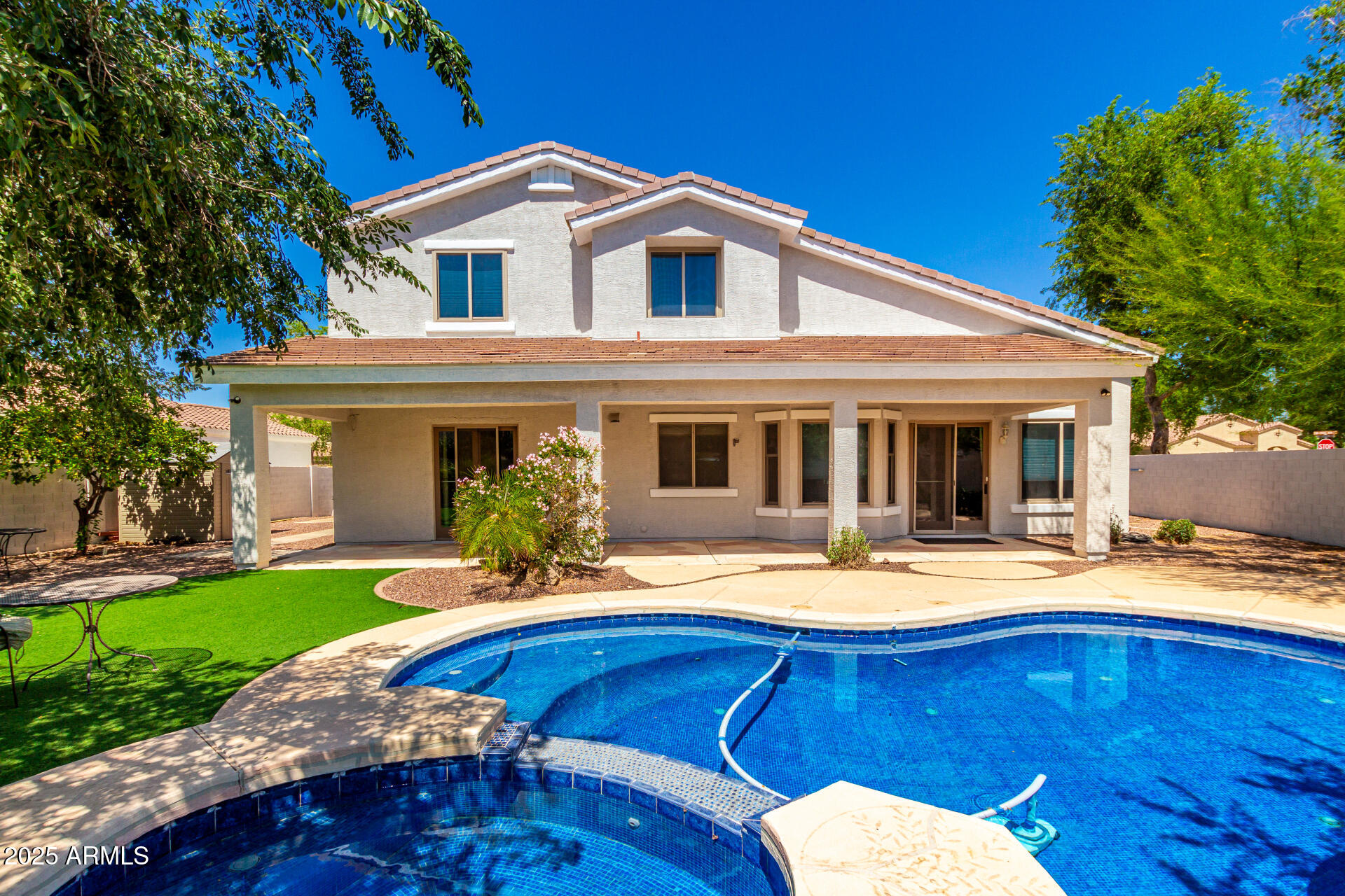 5752 South Crossbow Place Chandler, AZ 85249 - Photo 3 of 51 12-Crossbow