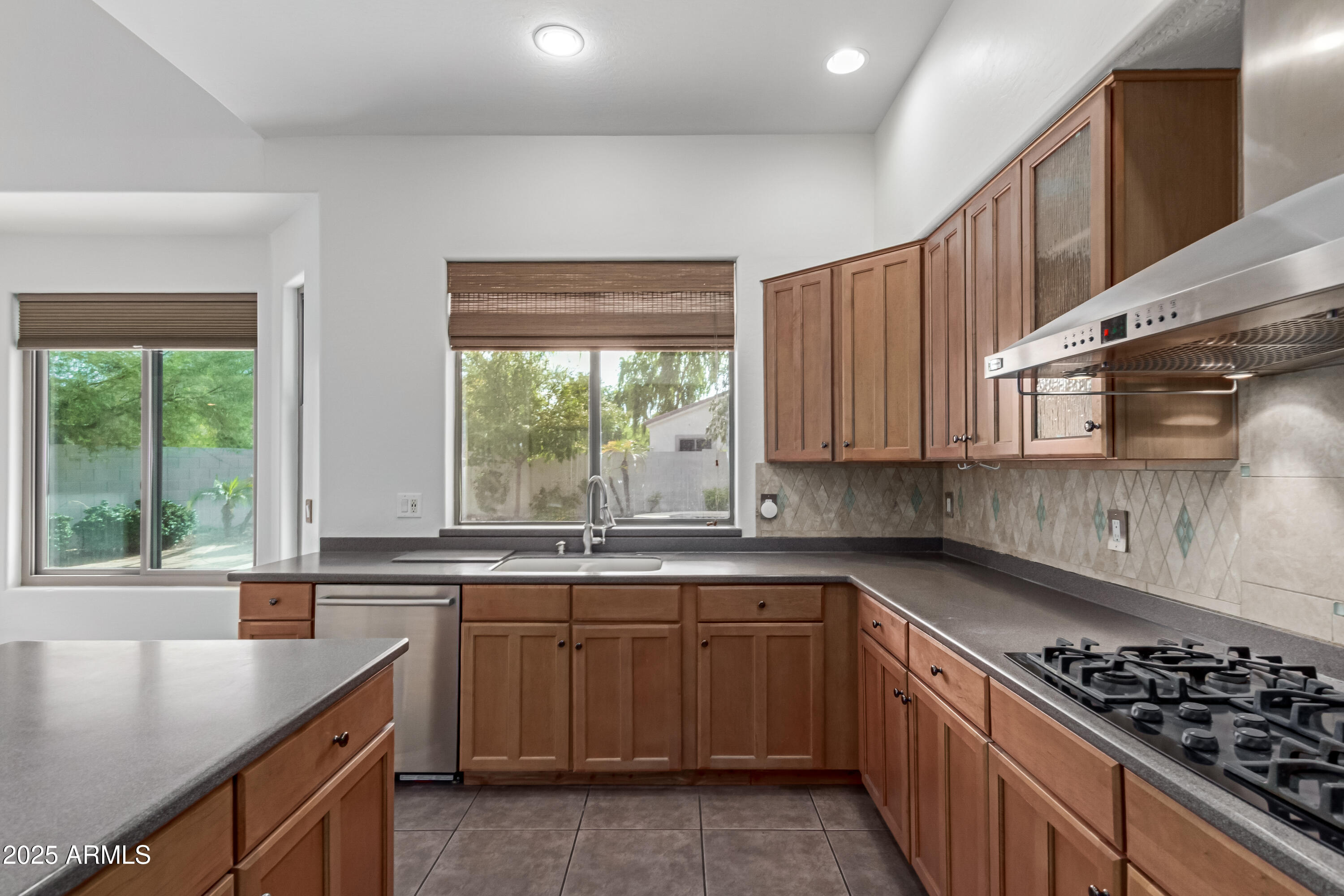 5752 South Crossbow Place Chandler, AZ 85249 - Photo 7 of 51 09 - Crossbow