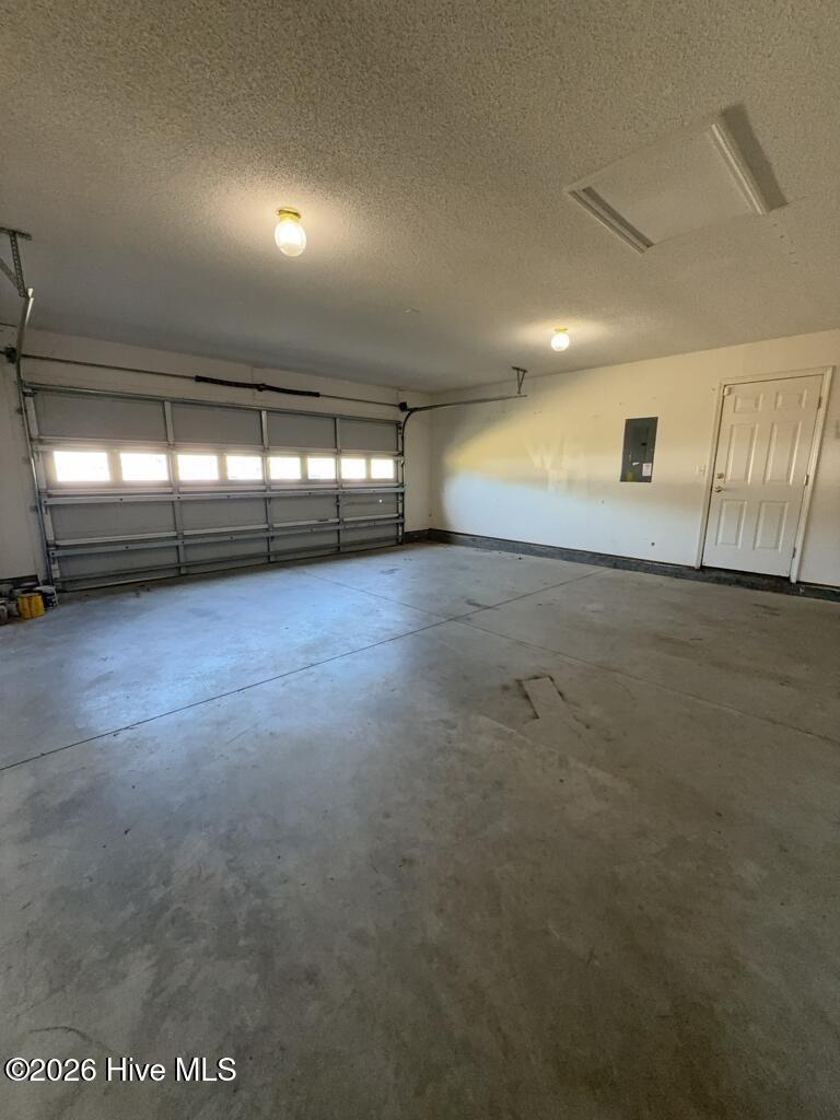 306 Kenilworth Place Hubert, NC 28539 - Photo 15 of 17 Garage