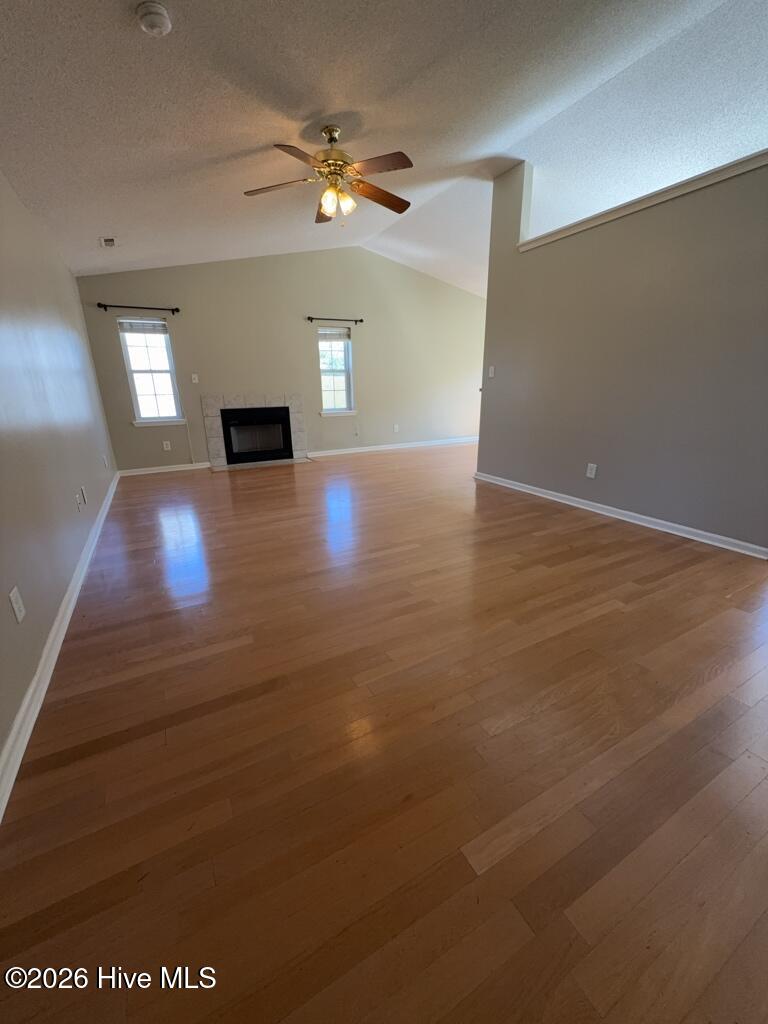 306 Kenilworth Place Hubert, NC 28539 - Photo 2 of 17 Living Room